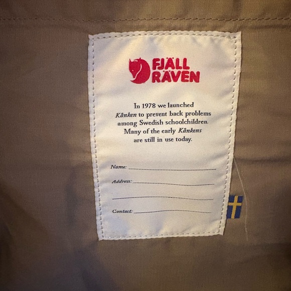 Fjallraven Kånken Backpack in Bordeaux with Tan Leather Handles - Picture 6 of 10